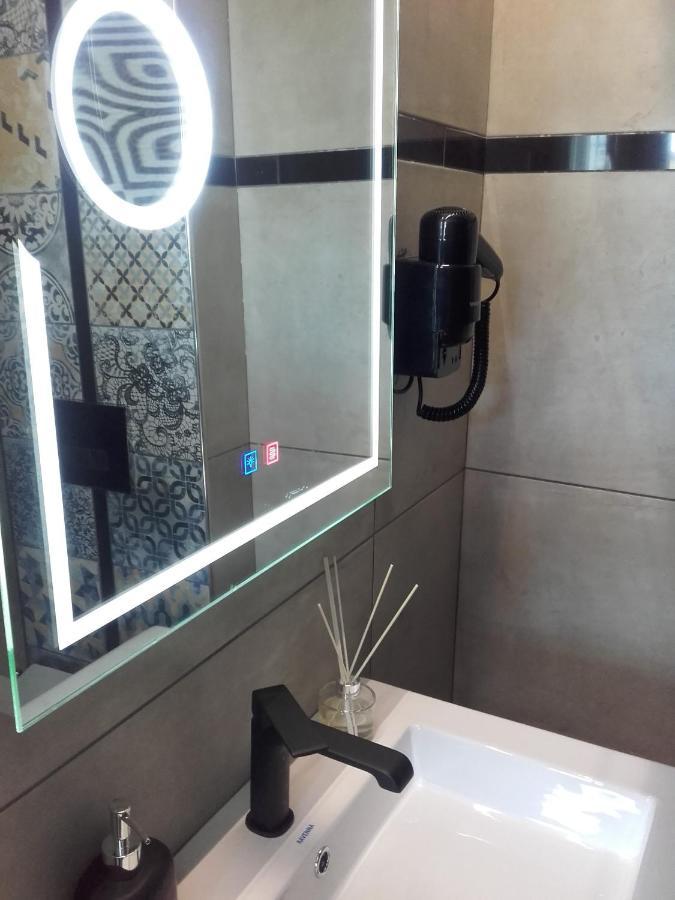 Pietra Mare Suites Patras Luaran gambar