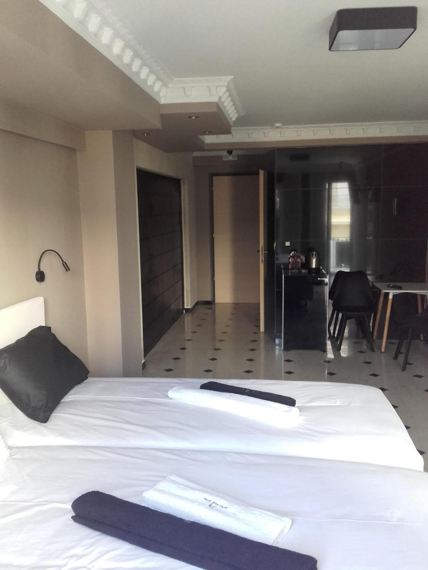 Pietra Mare Suites Patras Luaran gambar